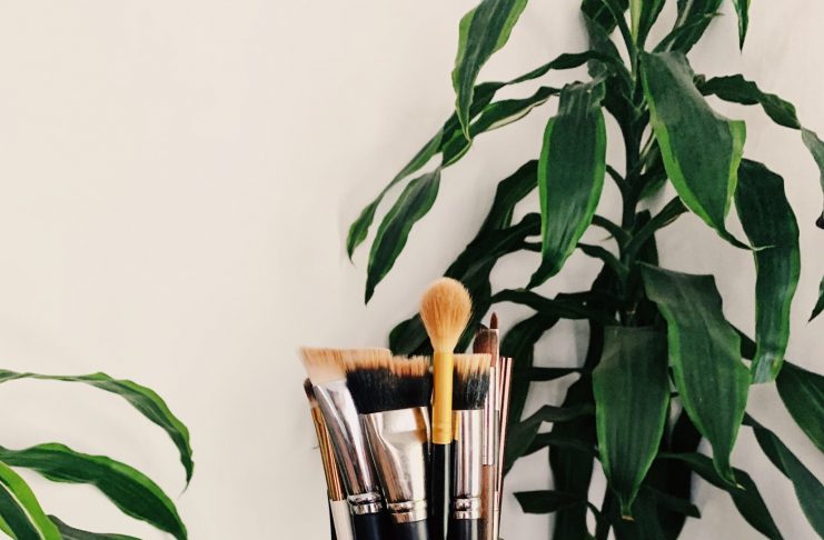 Cómo limpiar los pinceles de maquillaje