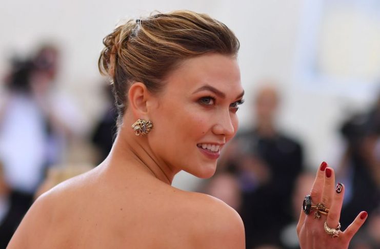 Karlie Kloss habló sobre lo difícil que ha sido tener lazos familiares con Donald Trump