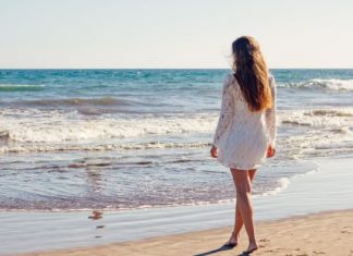 Un detalle que no puede faltar en la celebración de una boda batas de novia